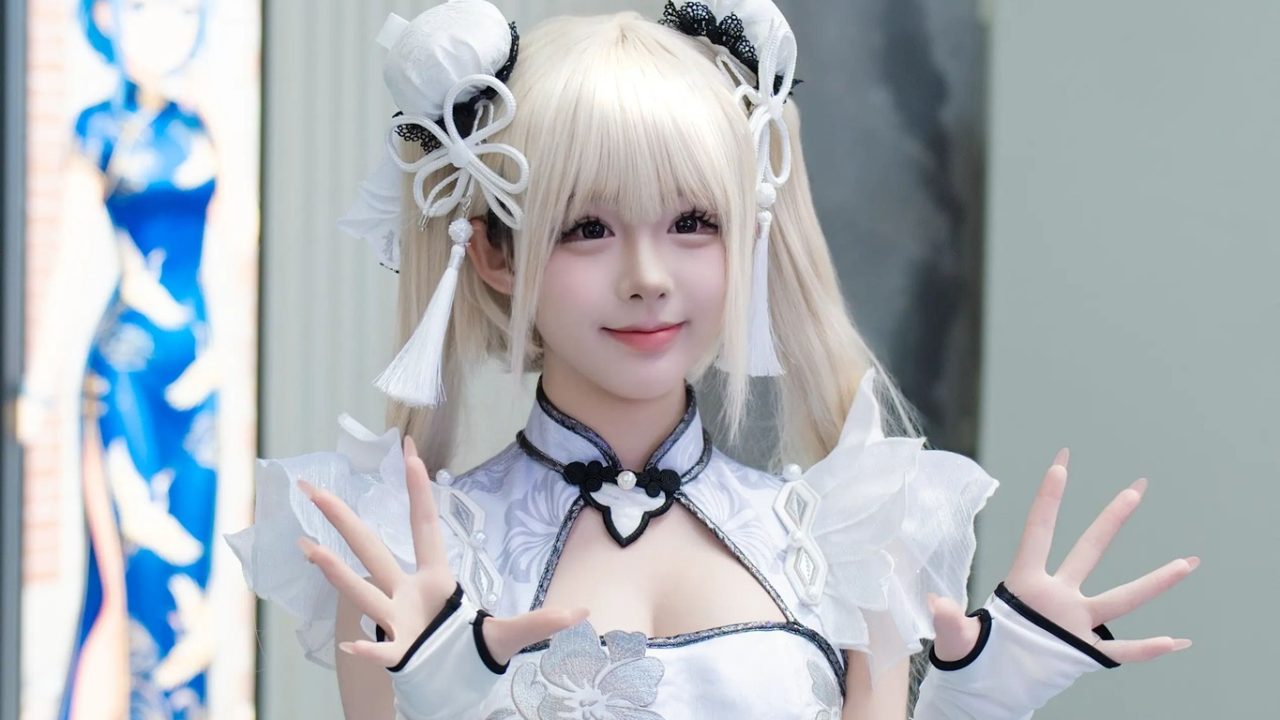 Shimianxiong Cosplay Stands Out With a Sweet and Elegant White-Themed Cosplay Photo Set